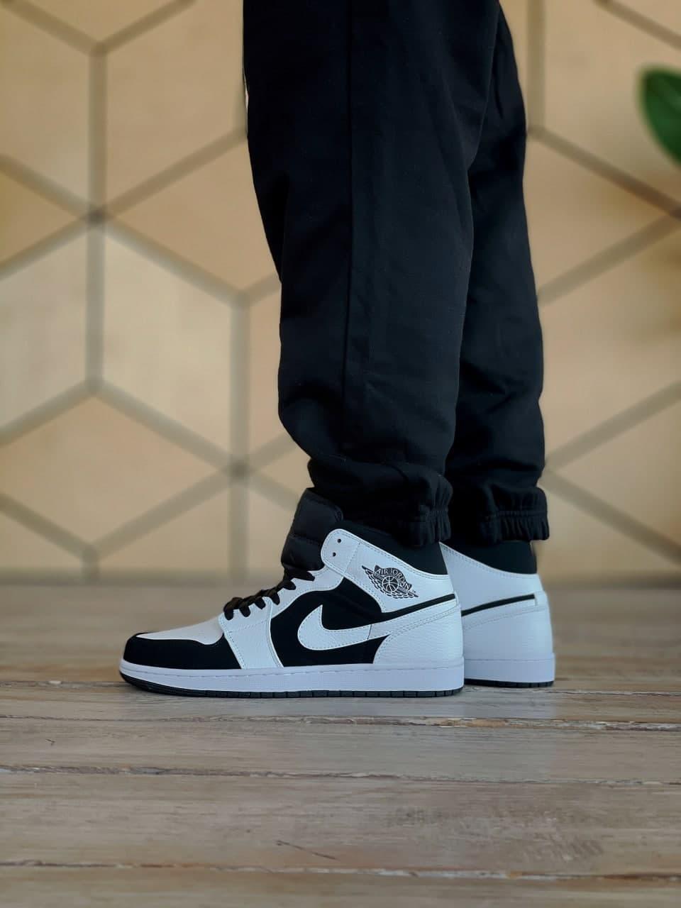 Nike Air Jordan 1 Retro Mid White Black