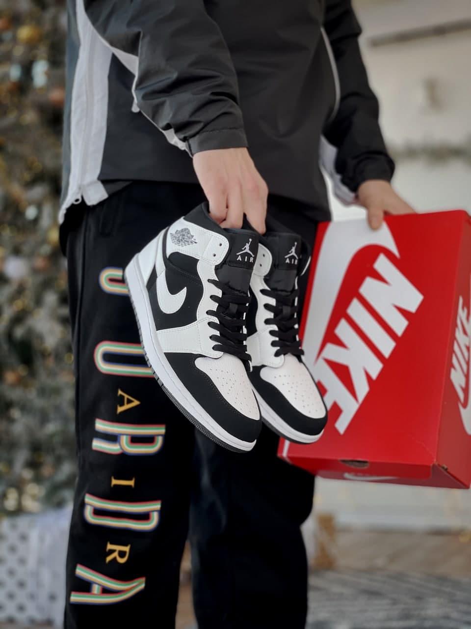 Nike Air Jordan 1 Retro Mid White Black