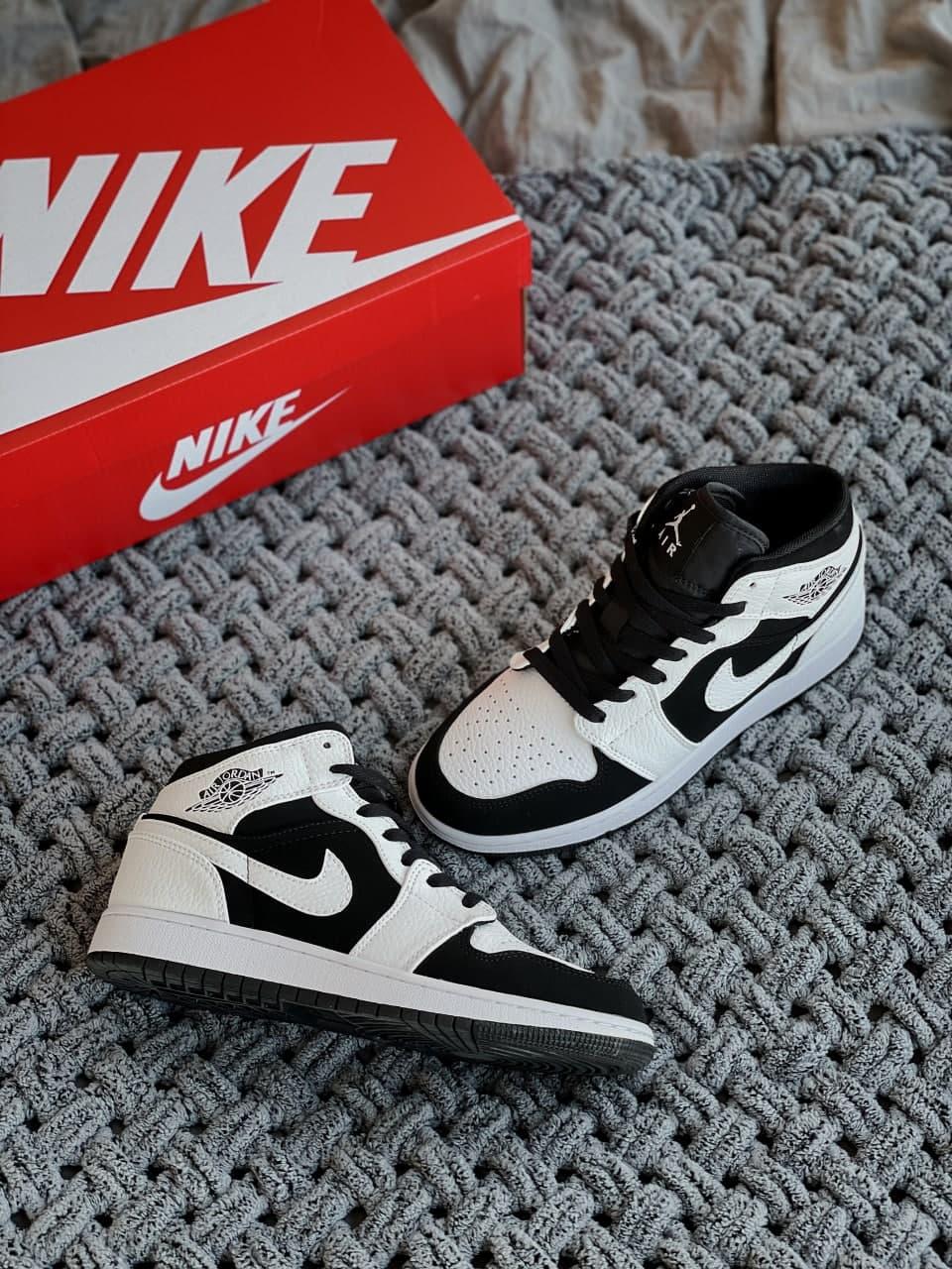 Nike Air Jordan 1 Retro Mid White Black