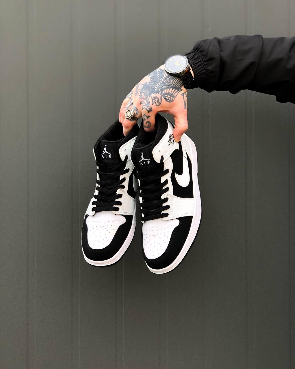 Nike Air Jordan 1 Retro Mid White Black