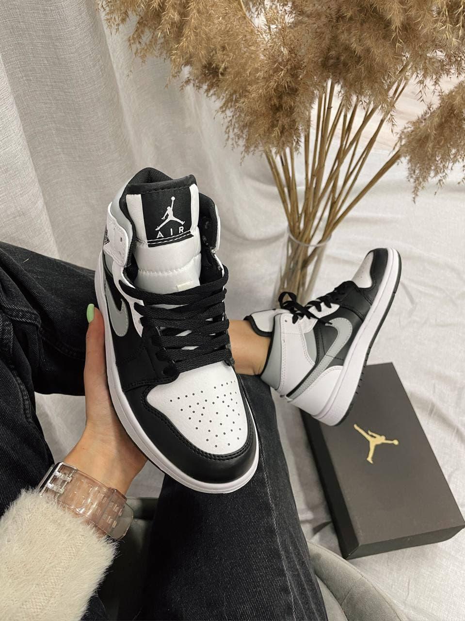 Nike Air Jordan 1 Retro Mid Black White Grey Shadow