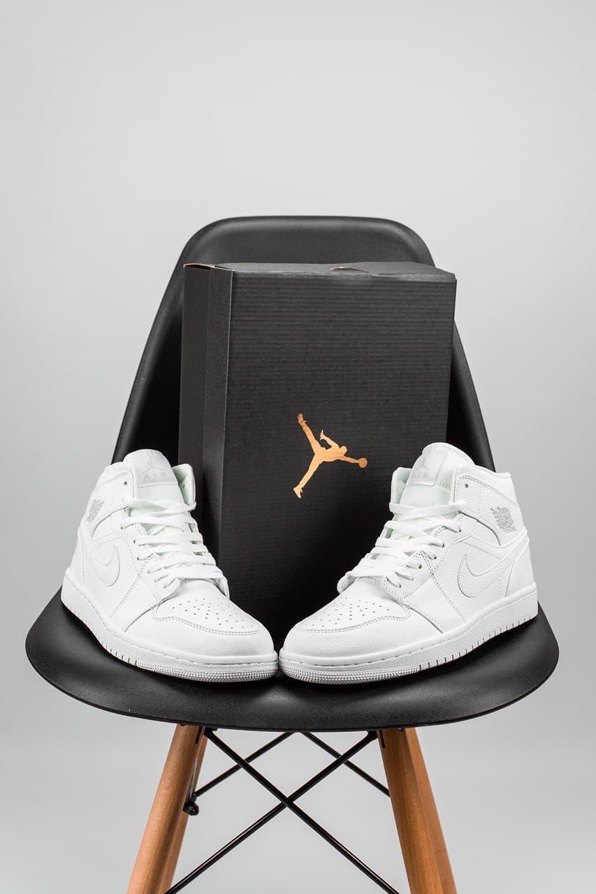 Nike Air Jordan 1 Retro High White «Grey Logo»