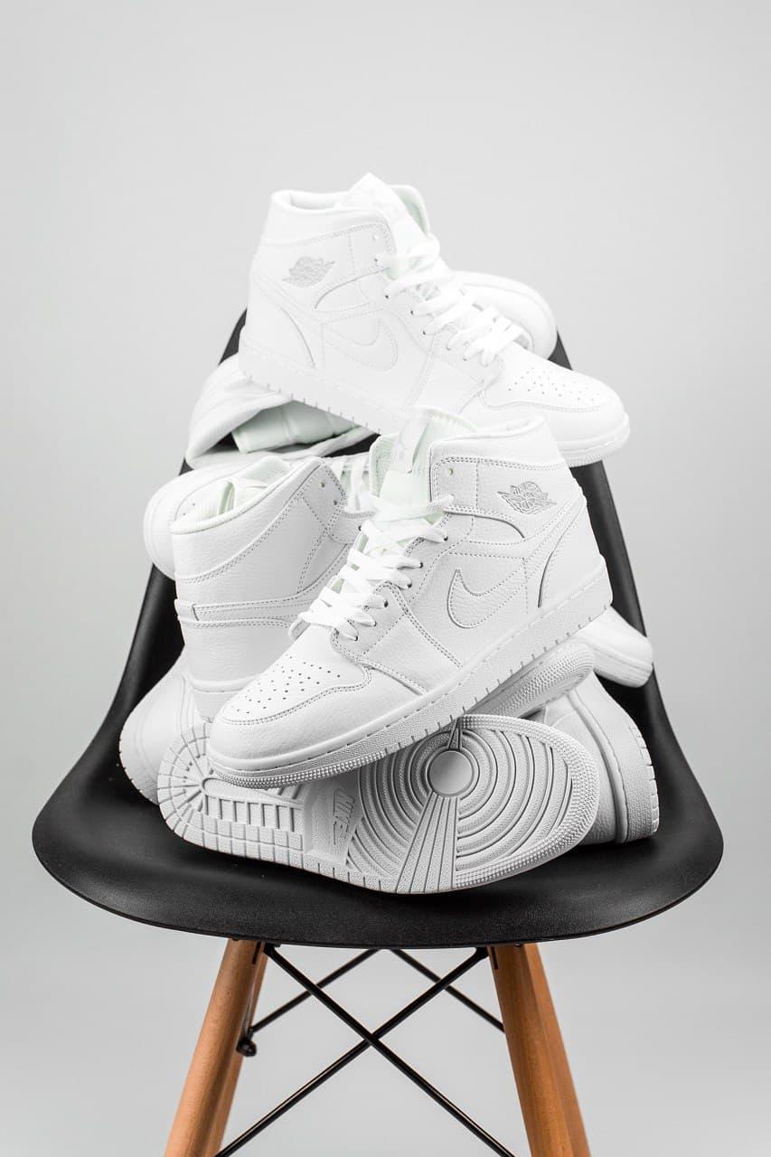 Nike Air Jordan 1 Retro High White «Grey Logo»