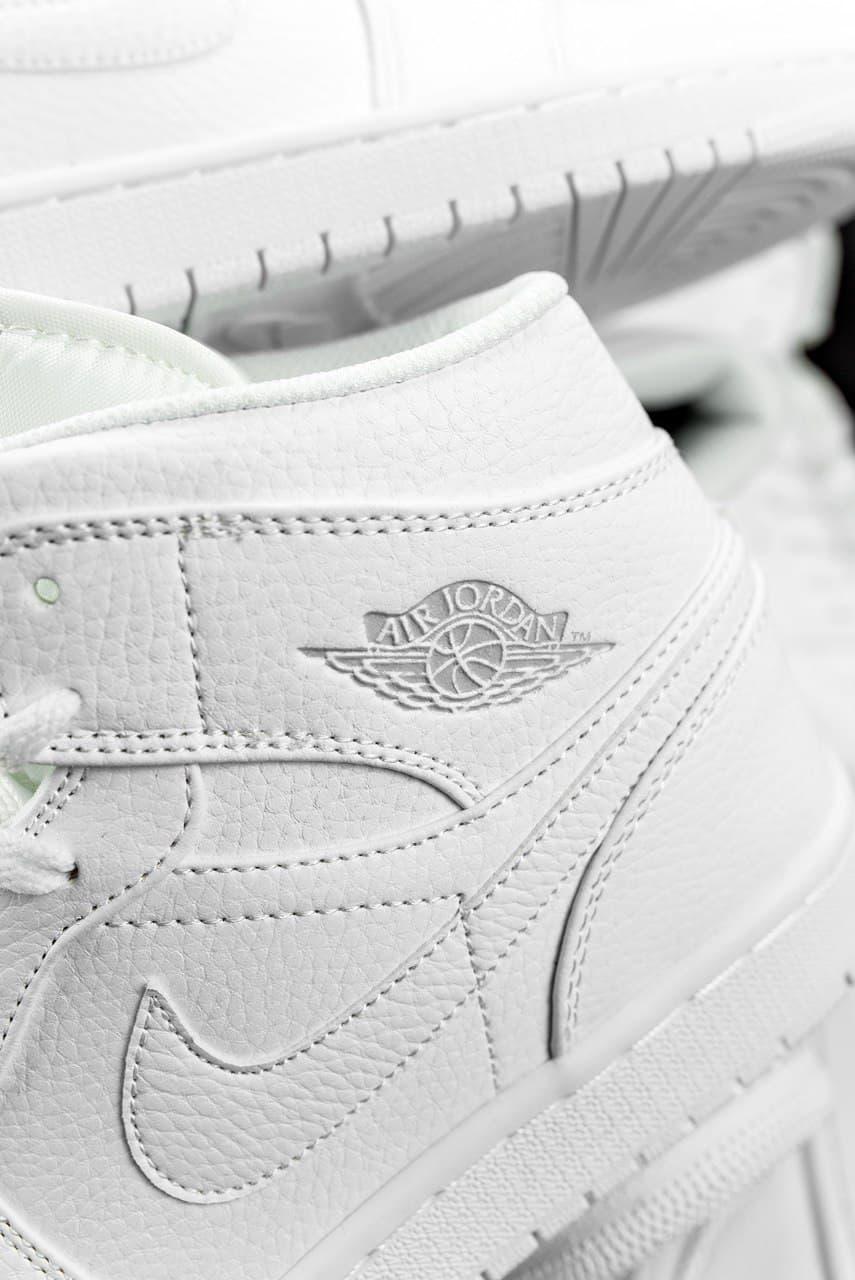 Nike Air Jordan 1 Retro High White «Grey Logo»