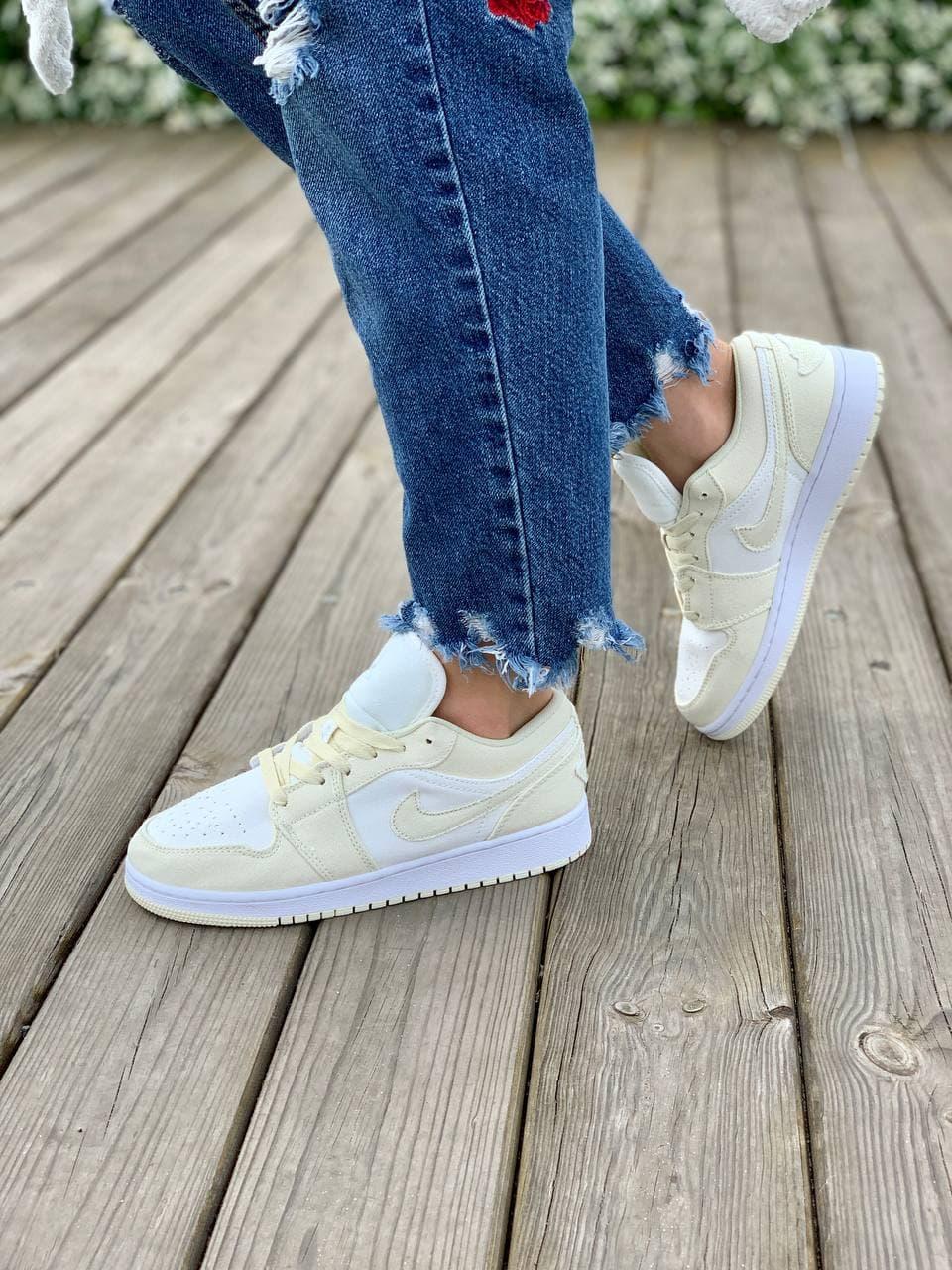 Nike Air Jordan Retro 1 Low Ivory