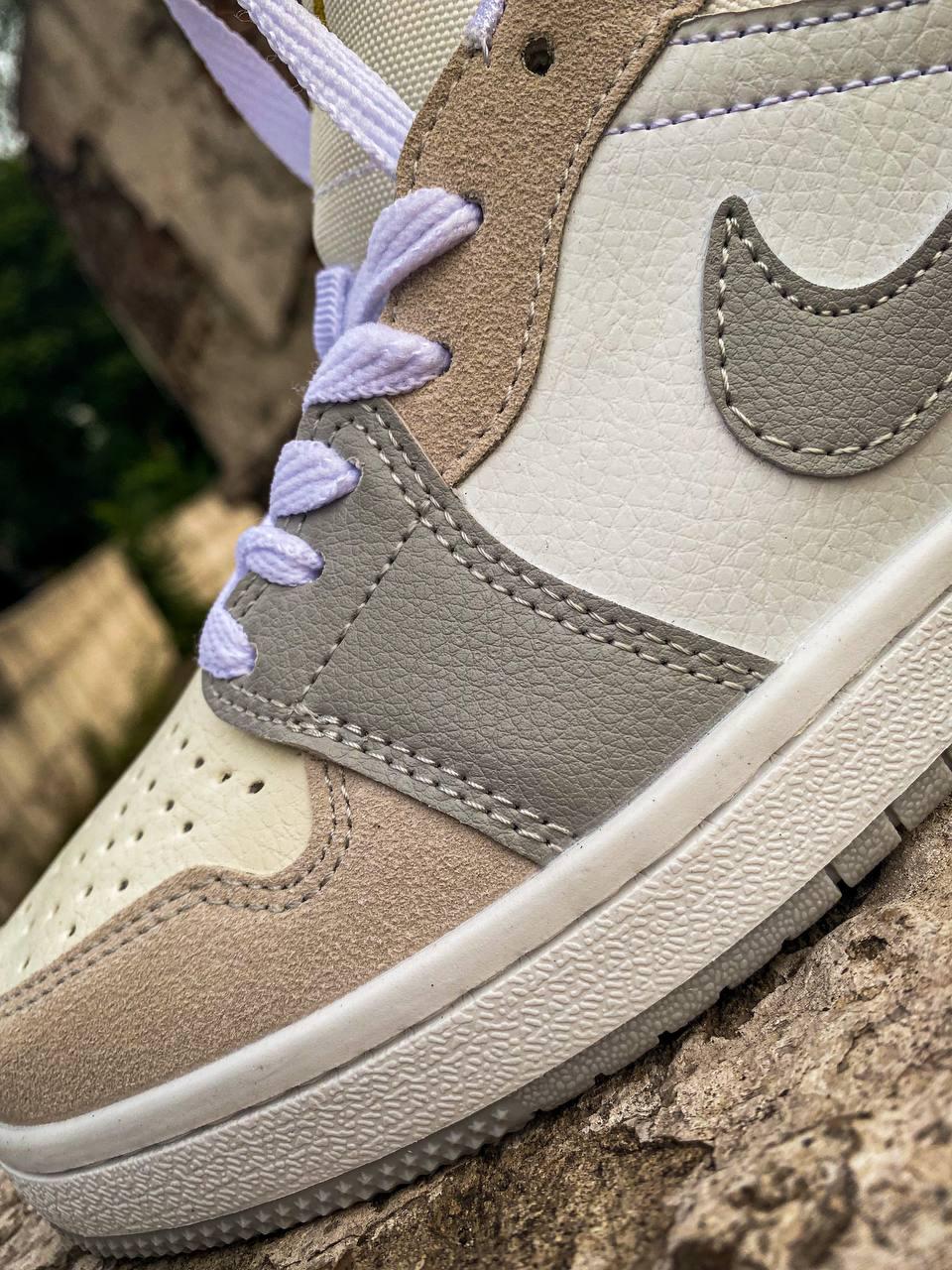 Nike Air Jordan Retro 1 Low Beige Grey