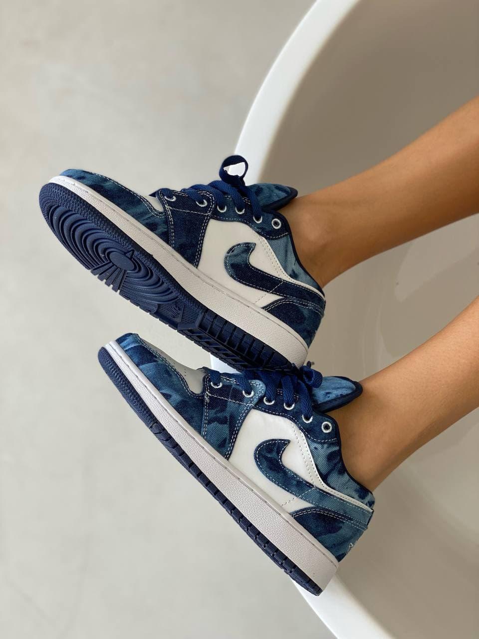 Nike Air Jordan Retro 1 Low Blue White 1