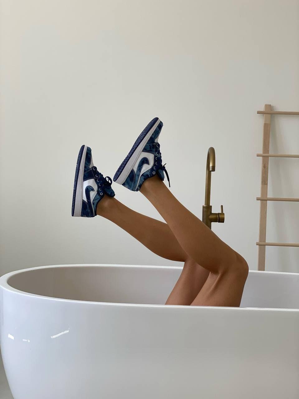 Nike Air Jordan Retro 1 Low Blue White 1