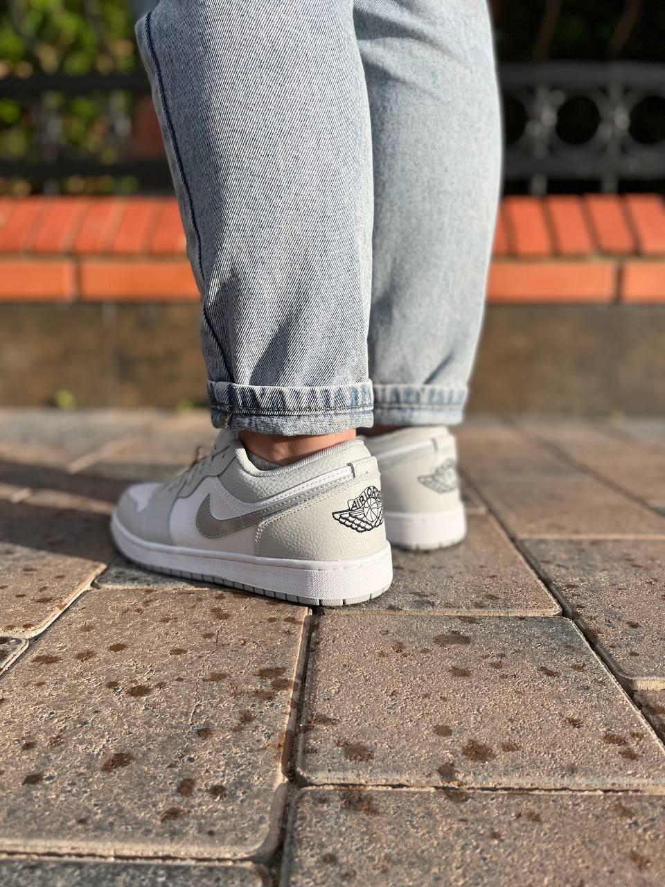 Nike Air Jordan Retro 1 Low Grey White Black Logo