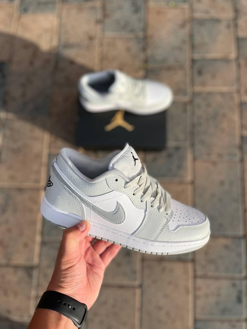 Nike Air Jordan Retro 1 Low Grey White Black Logo