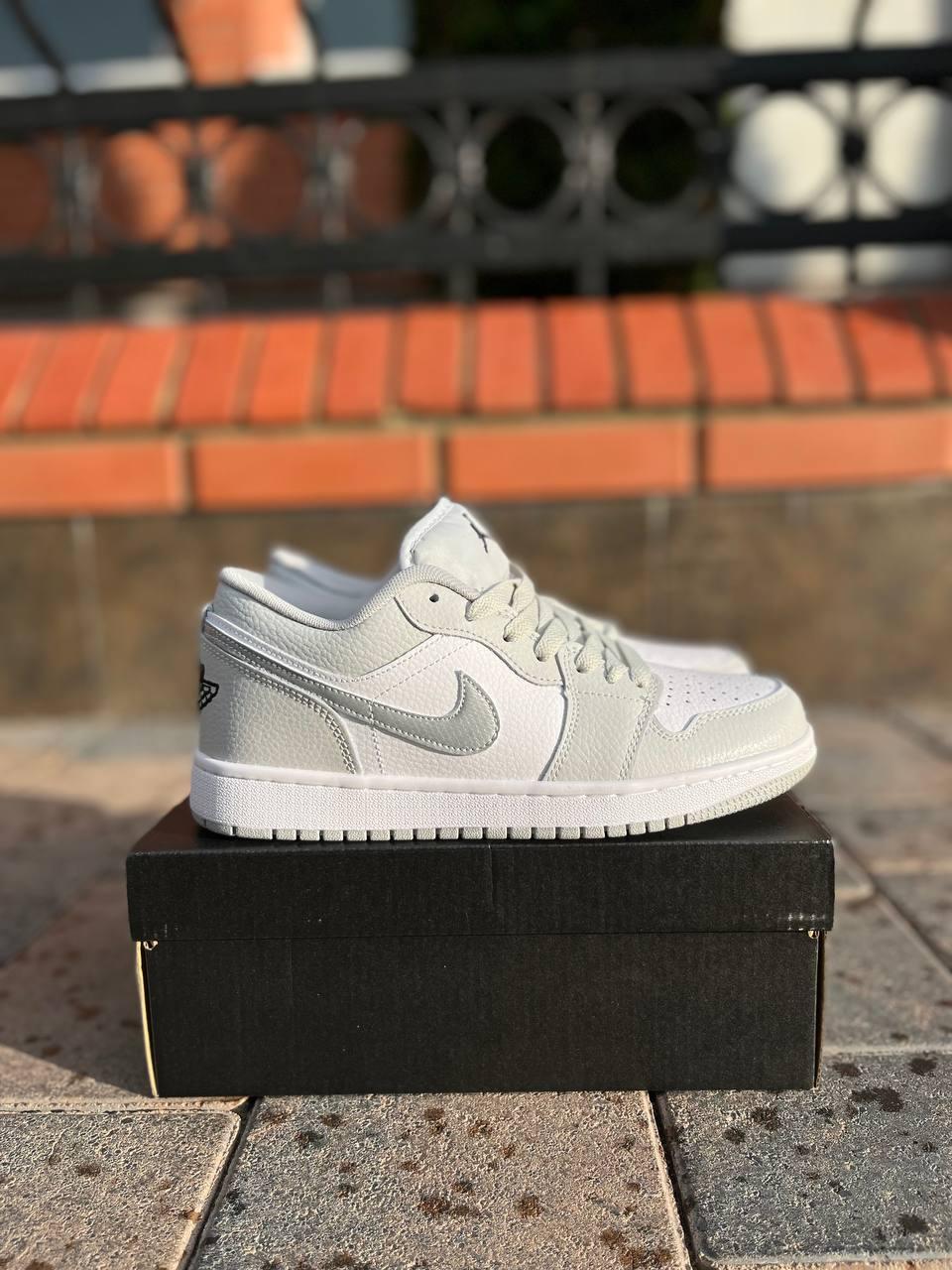 Nike Air Jordan Retro 1 Low Grey White Black Logo