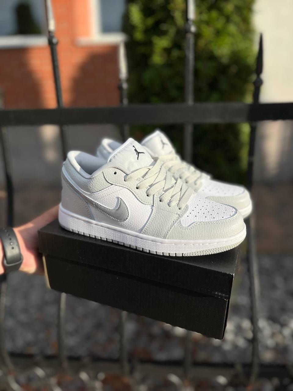 Nike Air Jordan Retro 1 Low Grey White Black Logo