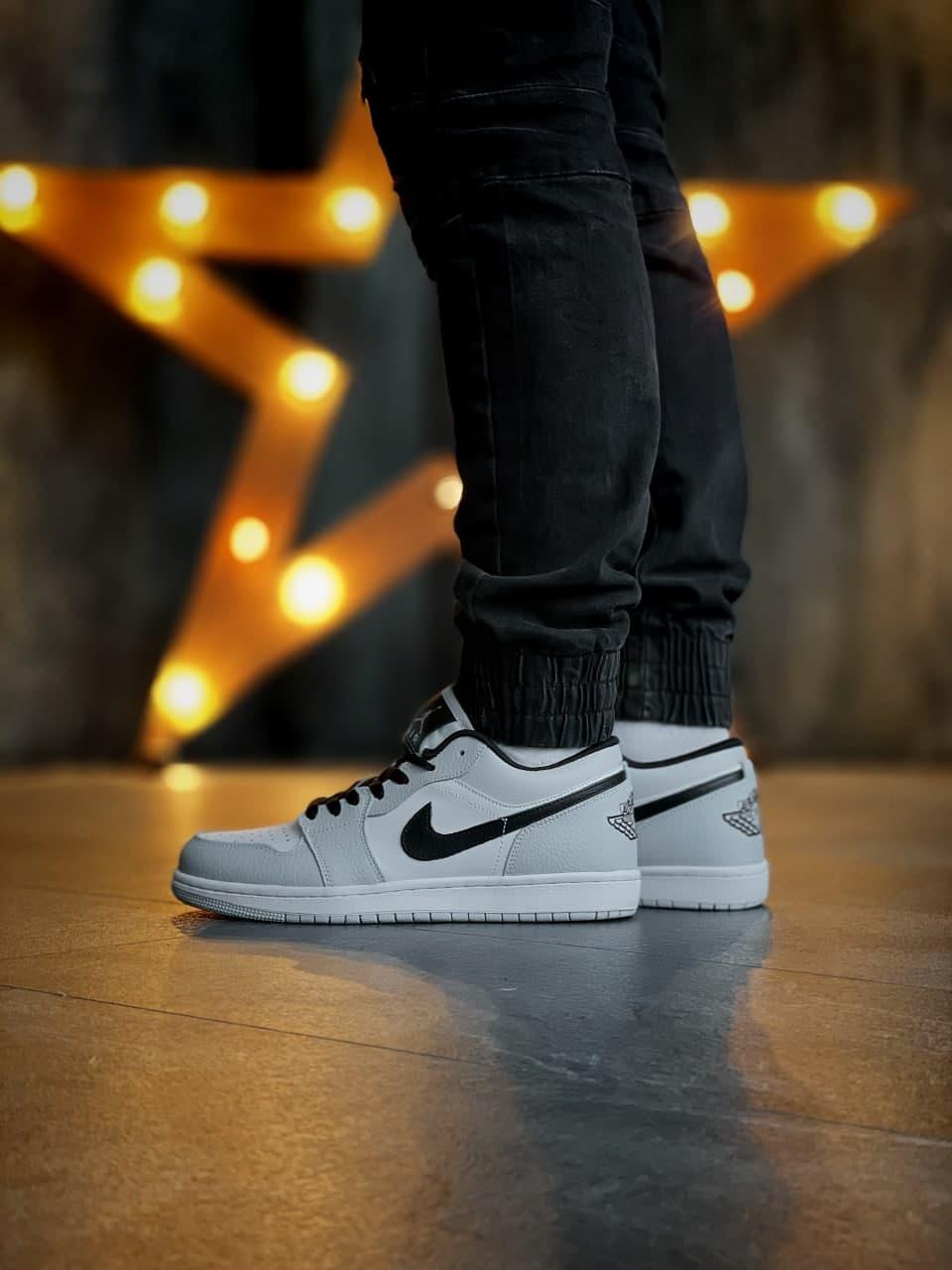 Nike Air Jordan Retro 1 Low Grey White «Black Logo»