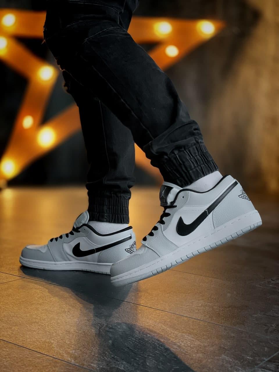 Nike Air Jordan Retro 1 Low Grey White «Black Logo»