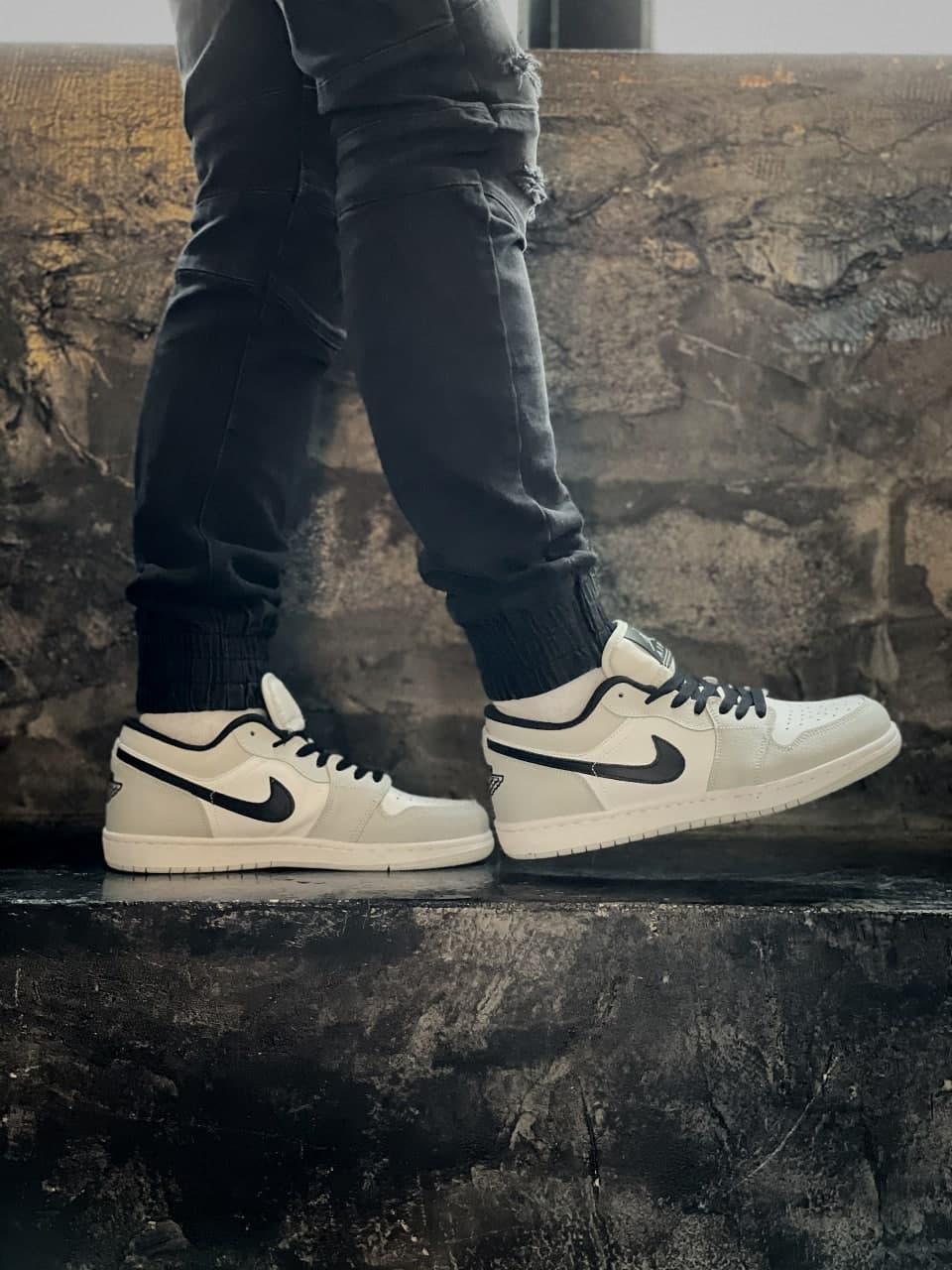 Nike Air Jordan Retro 1 Low Grey White «Black Logo»