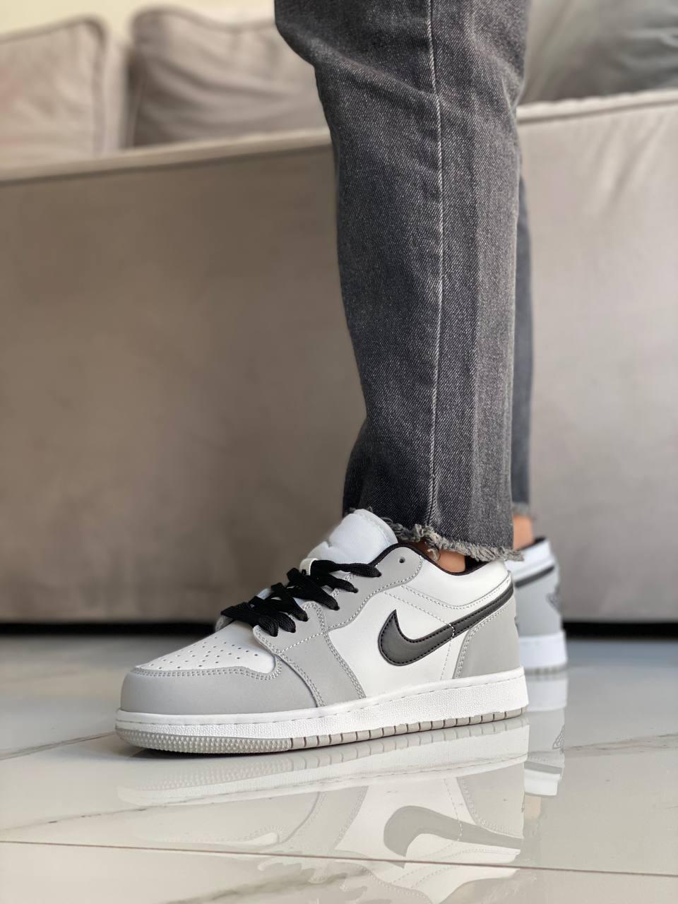 Nike Air Jordan Retro 1 Low Grey White «Black Logo»