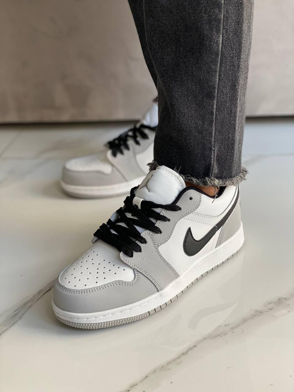 Nike Air Jordan Retro 1 Low Grey White «Black Logo»