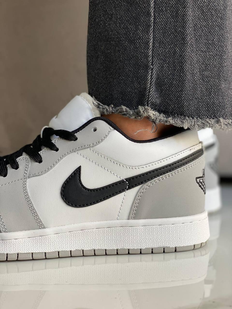Nike Air Jordan Retro 1 Low Grey White «Black Logo»