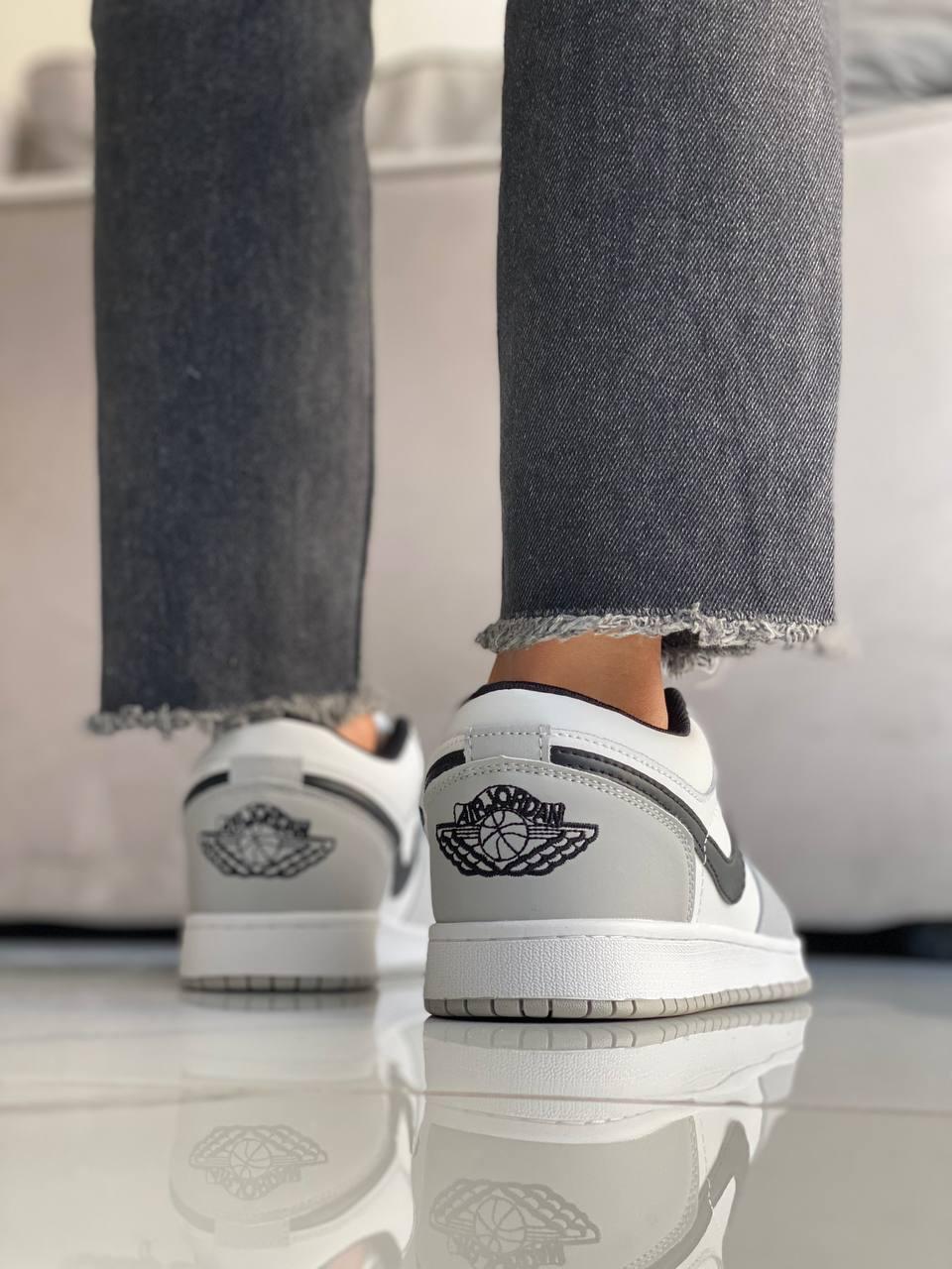 Nike Air Jordan Retro 1 Low Grey White «Black Logo»