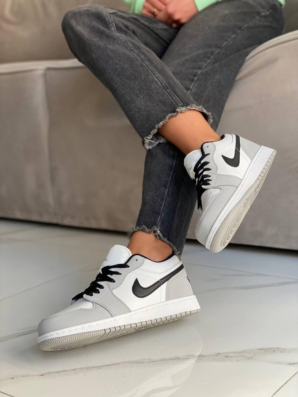 Nike Air Jordan Retro 1 Low Grey White «Black Logo»