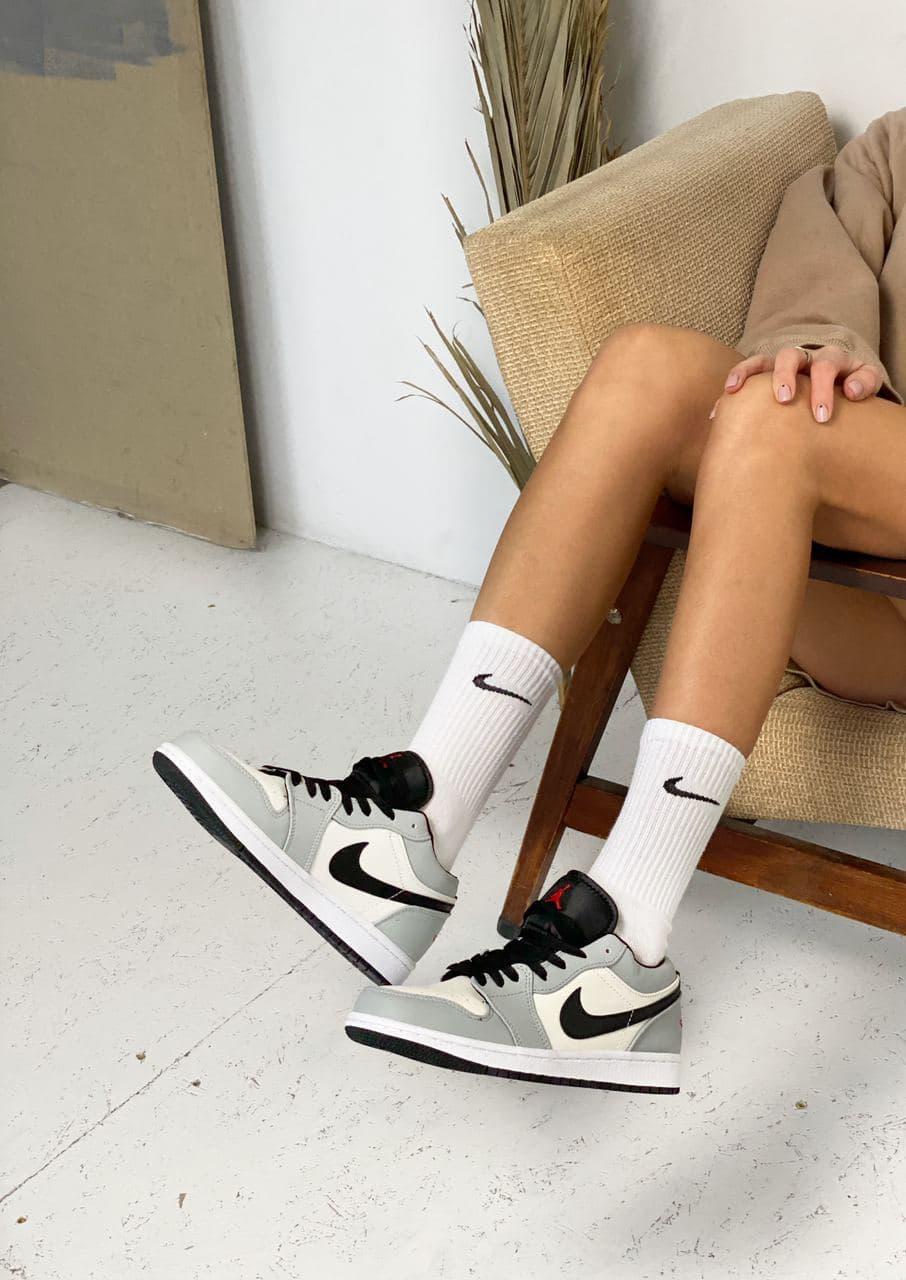Nike Air Jordan Retro 1 Low Grey White Black 1