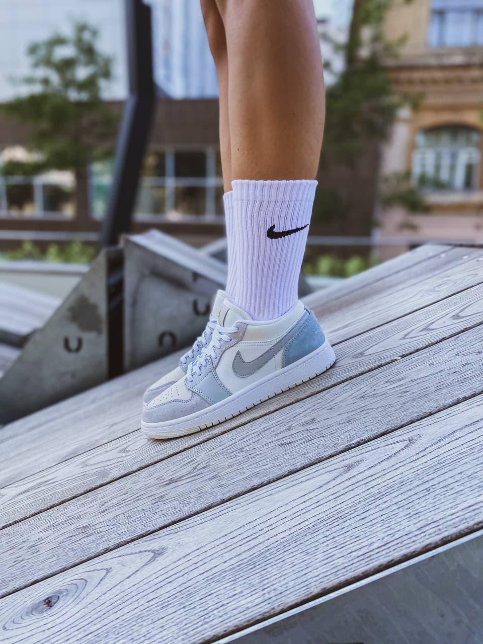 Nike Air Jordan Retro 1 Low Light Grey White 2