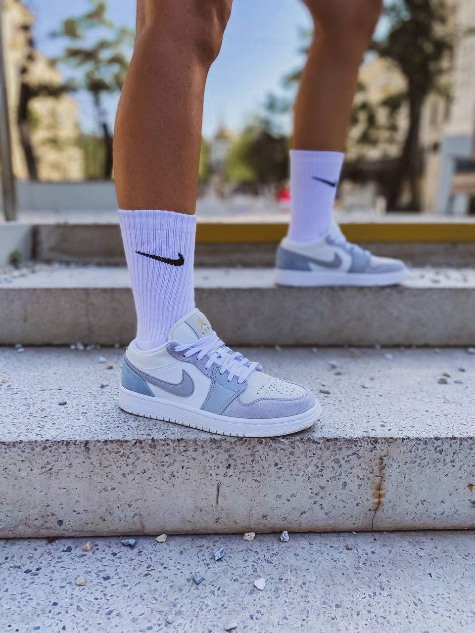 Nike Air Jordan Retro 1 Low Light Grey White 2