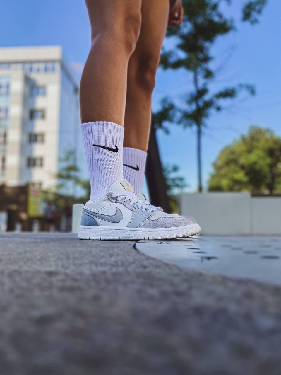 Nike Air Jordan Retro 1 Low Light Grey White 2