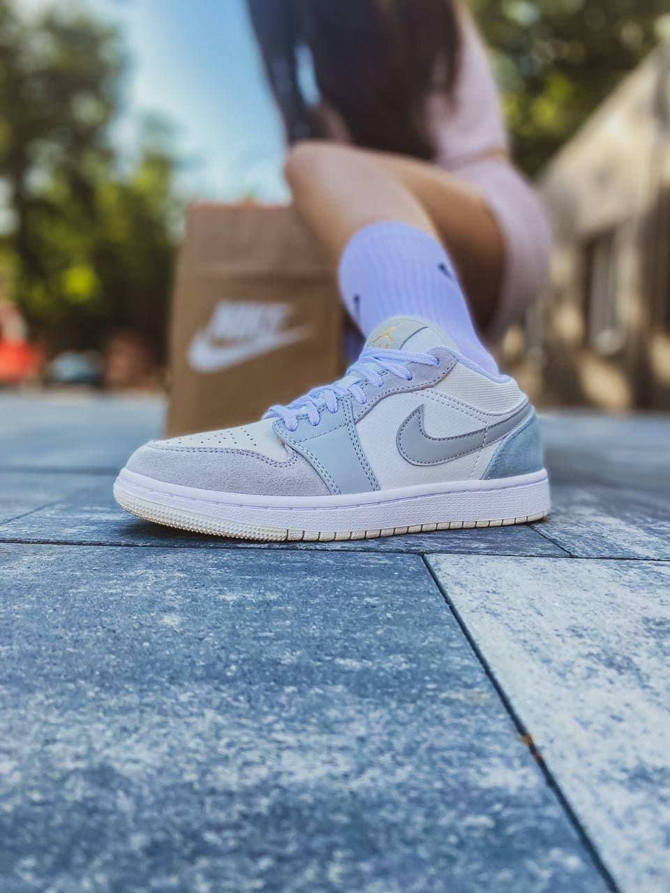 Nike Air Jordan Retro 1 Low Light Grey White 2