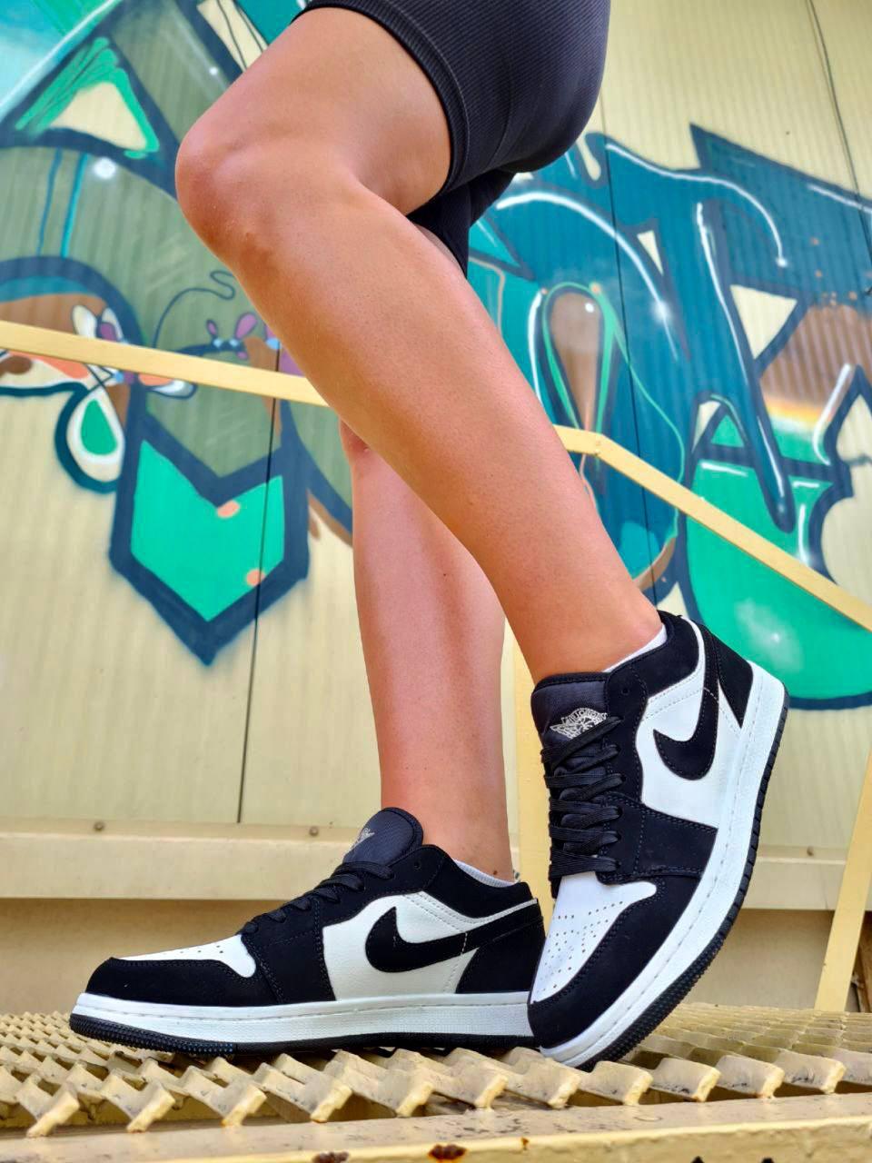 Nike Air Jordan Retro 1 Low Black White (Замш)