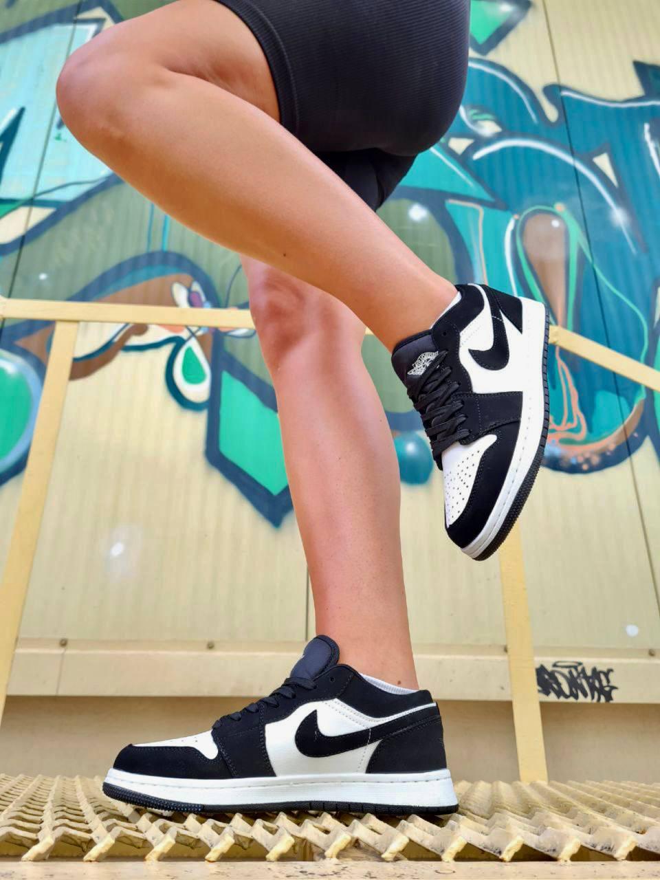 Nike Air Jordan Retro 1 Low Black White (Замш)