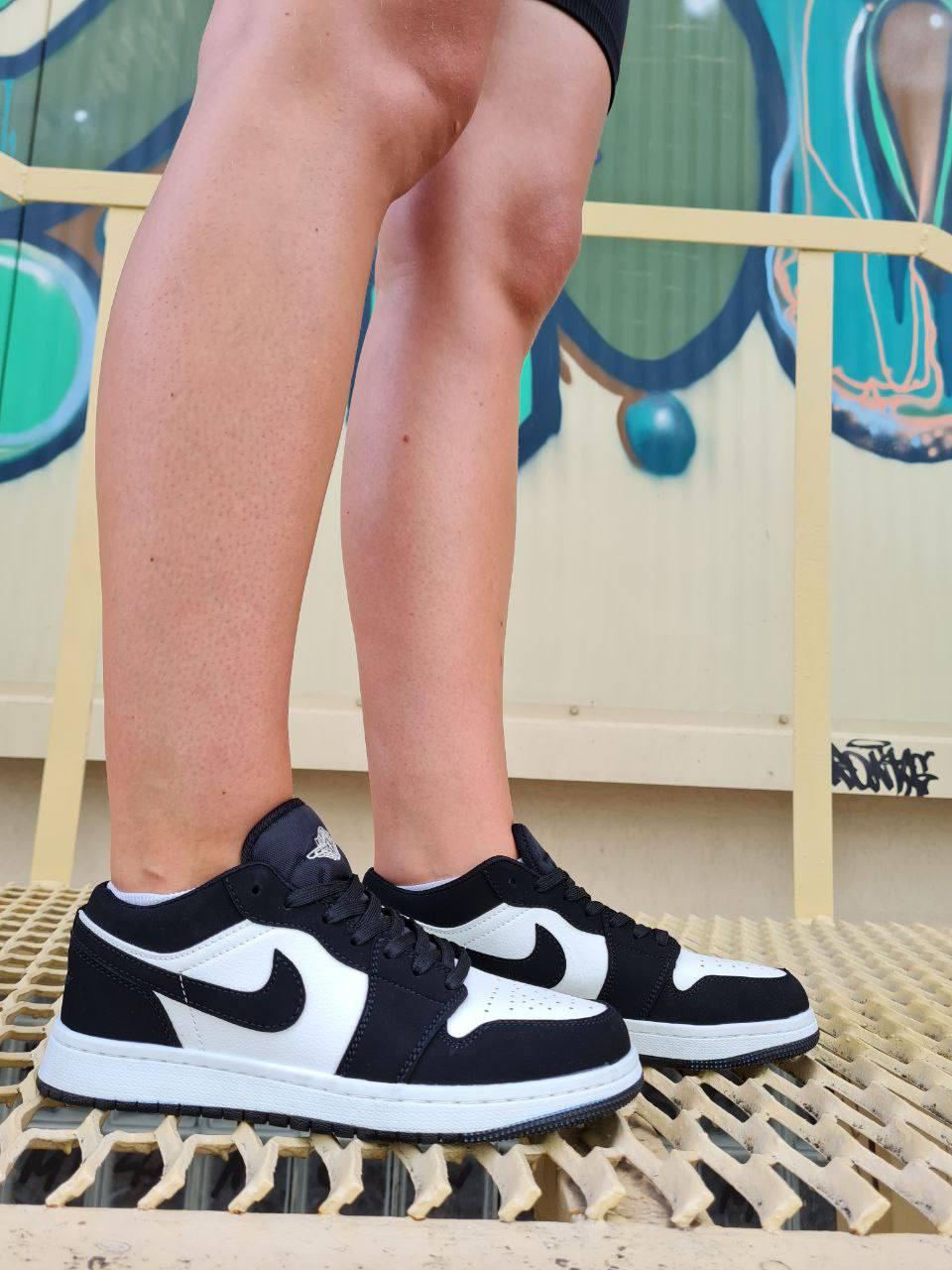 Nike Air Jordan Retro 1 Low Black White (Замш)