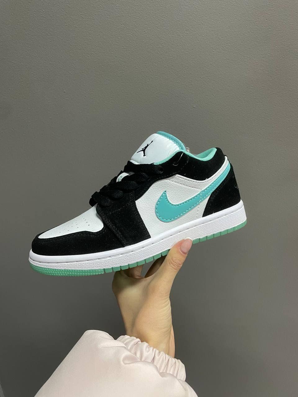 Nike Air Jordan Retro 1 Low Mint Black White 2