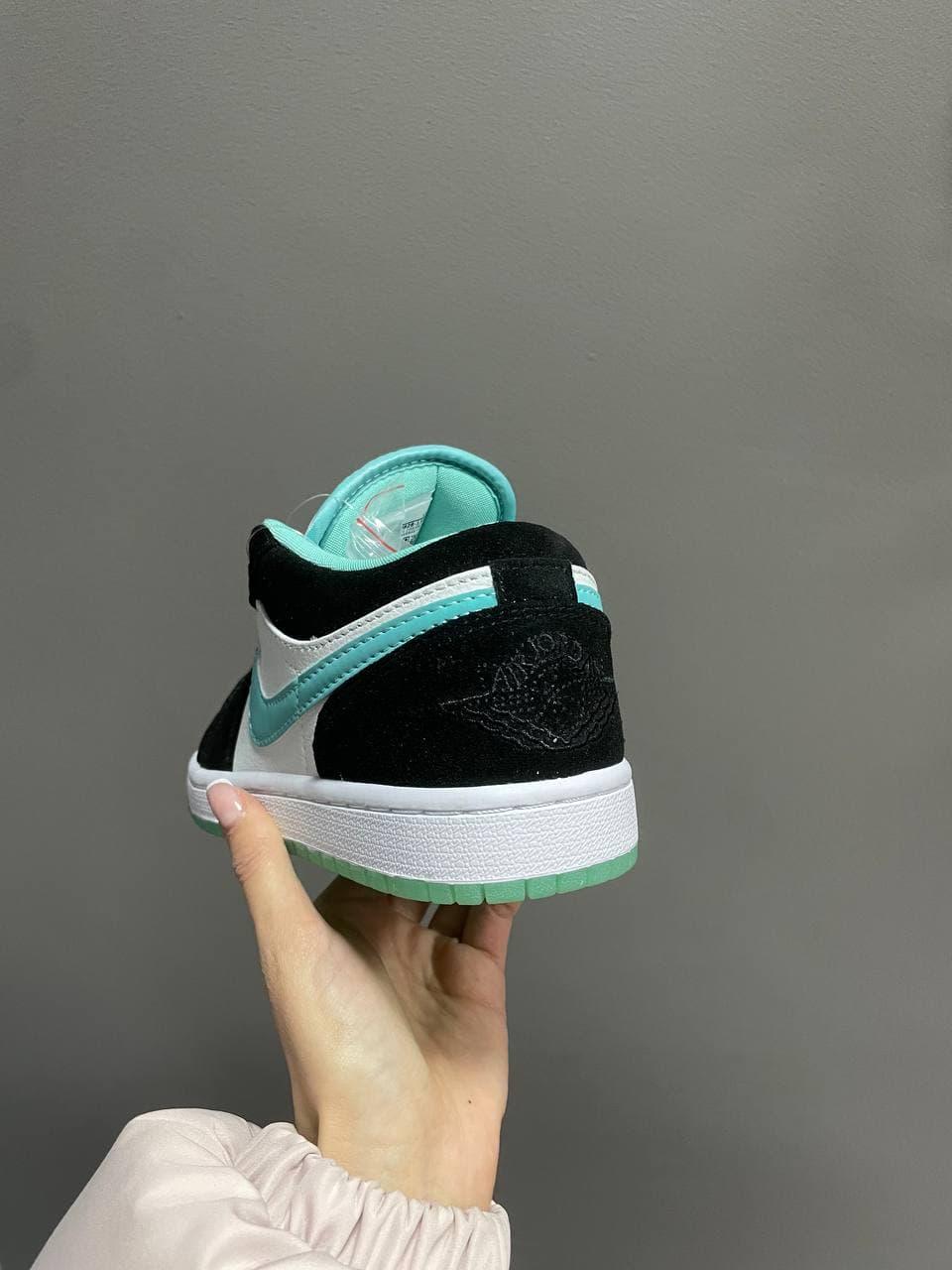 Nike Air Jordan Retro 1 Low Mint Black White 2