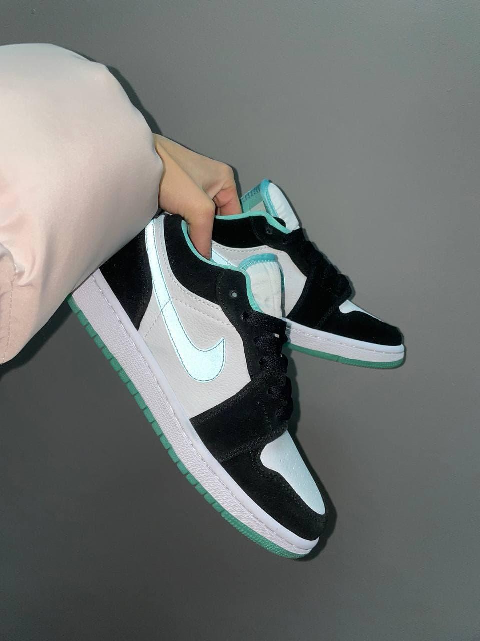 Nike Air Jordan Retro 1 Low Mint Black White 2