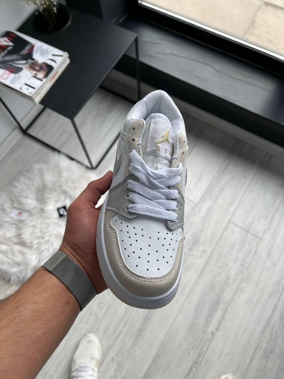 Nike Air Jordan Retro 1 Low Beige Pink White