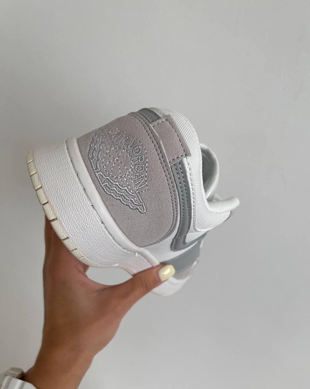 Nike Air Jordan Retro 1 Low Beige Pink White