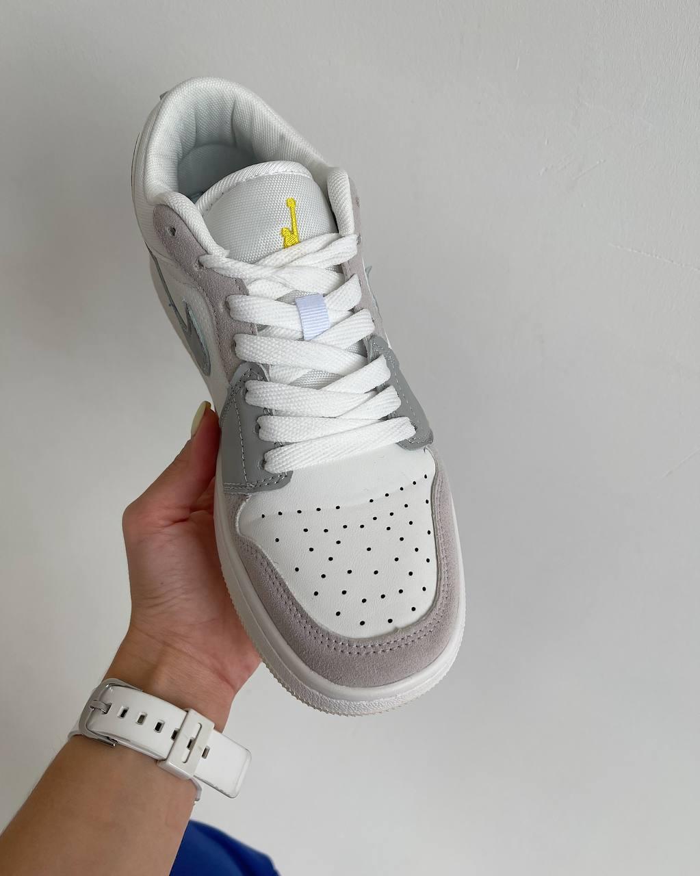 Nike Air Jordan Retro 1 Low Beige Pink White