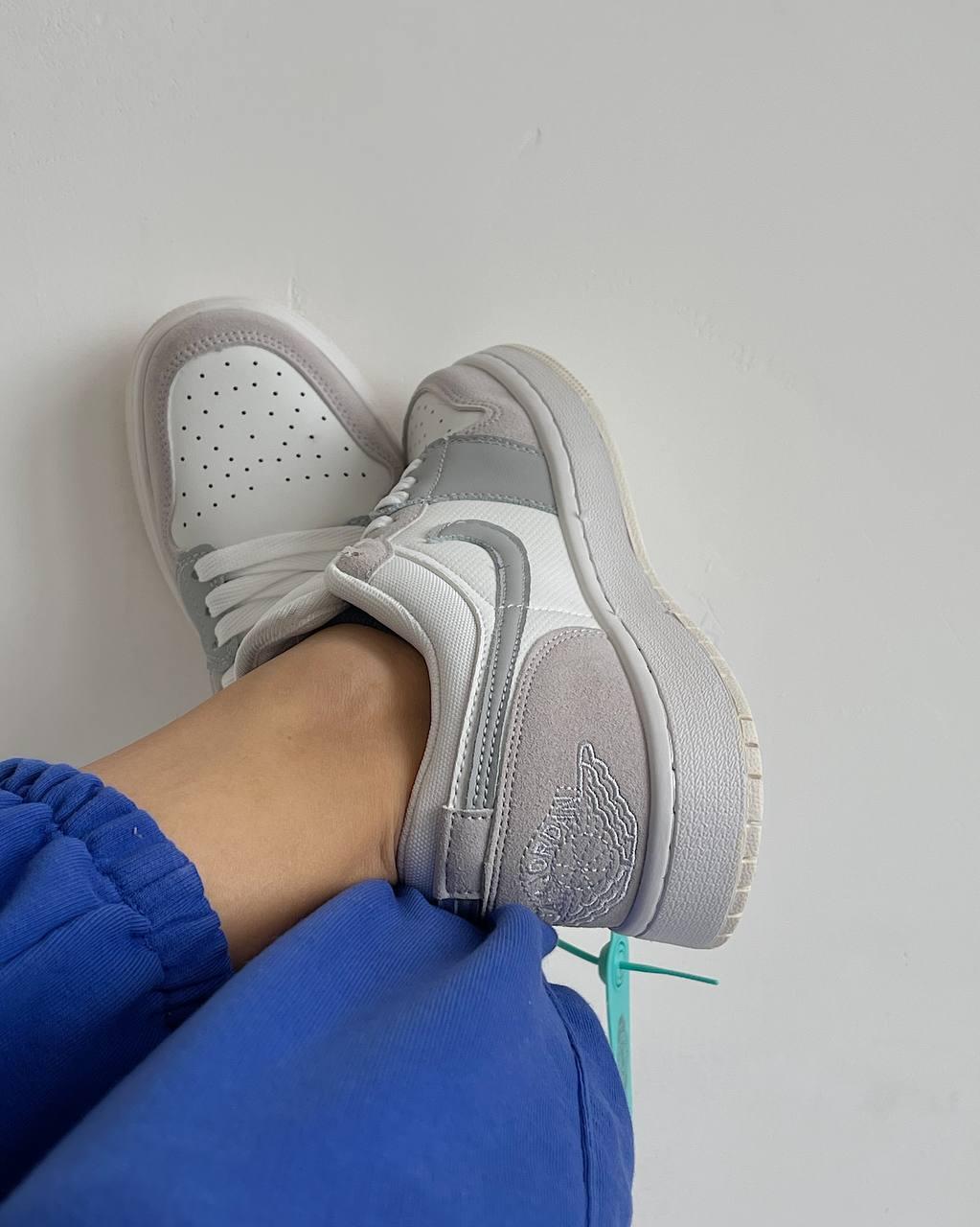 Nike Air Jordan Retro 1 Low Beige Pink White