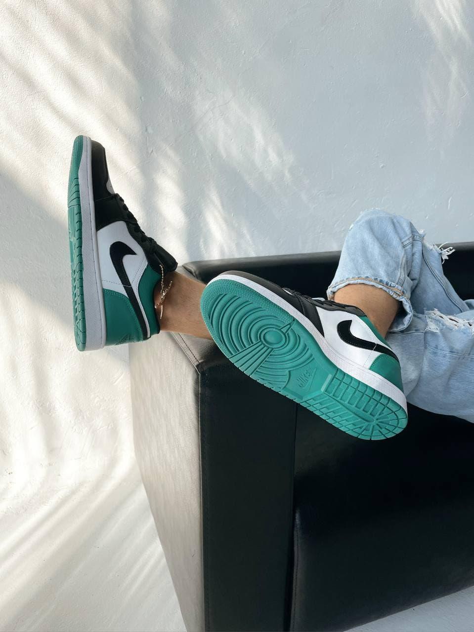 Nike Air Jordan Retro 1 Low Green White Black