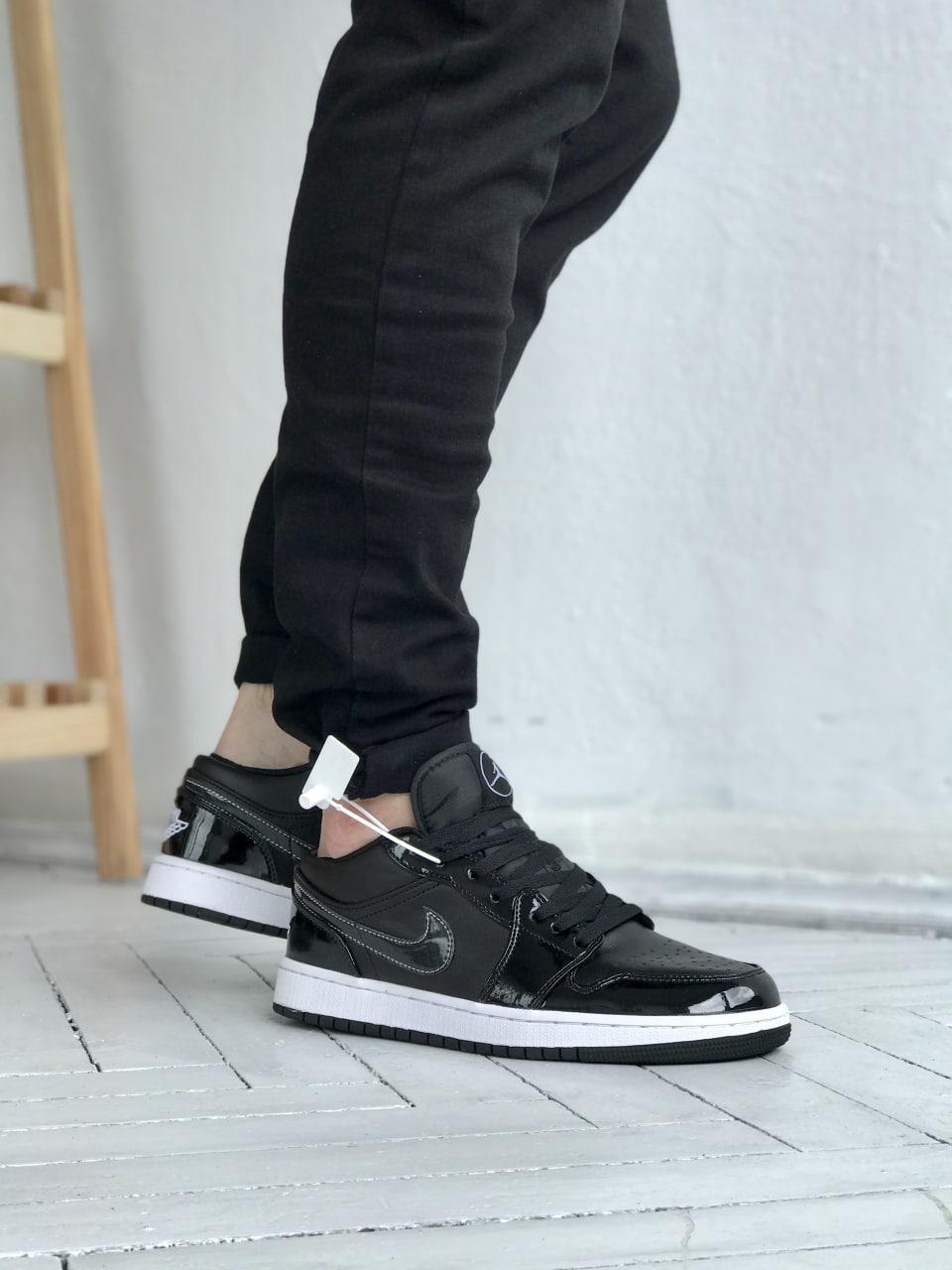 Nike Air Jordan Retro 1 Low Black White 2