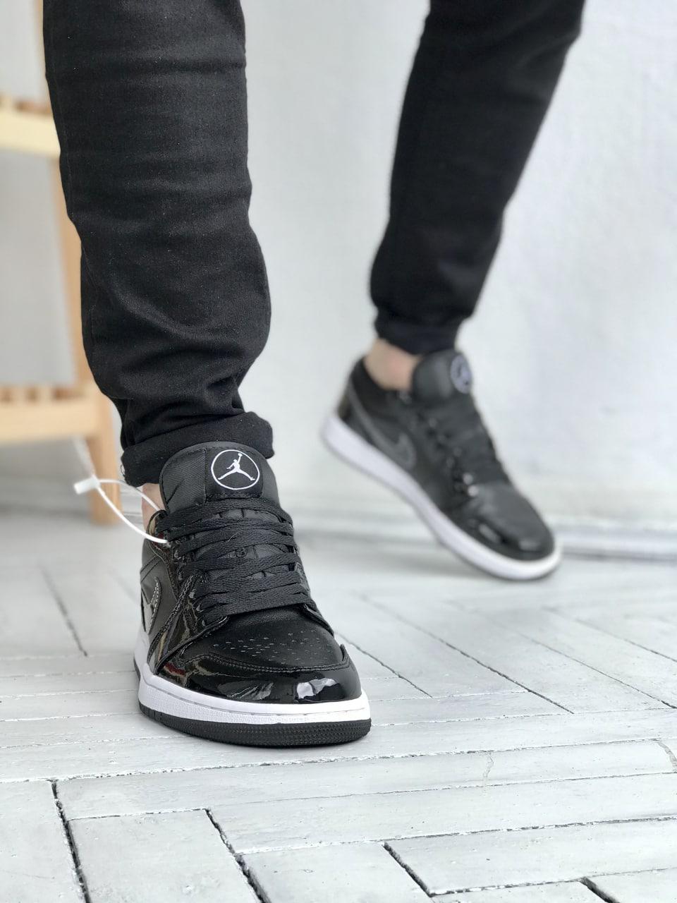 Nike Air Jordan Retro 1 Low Black White 2