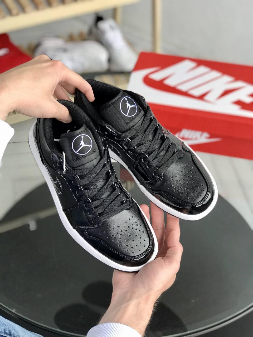 Nike Air Jordan Retro 1 Low Black White 2