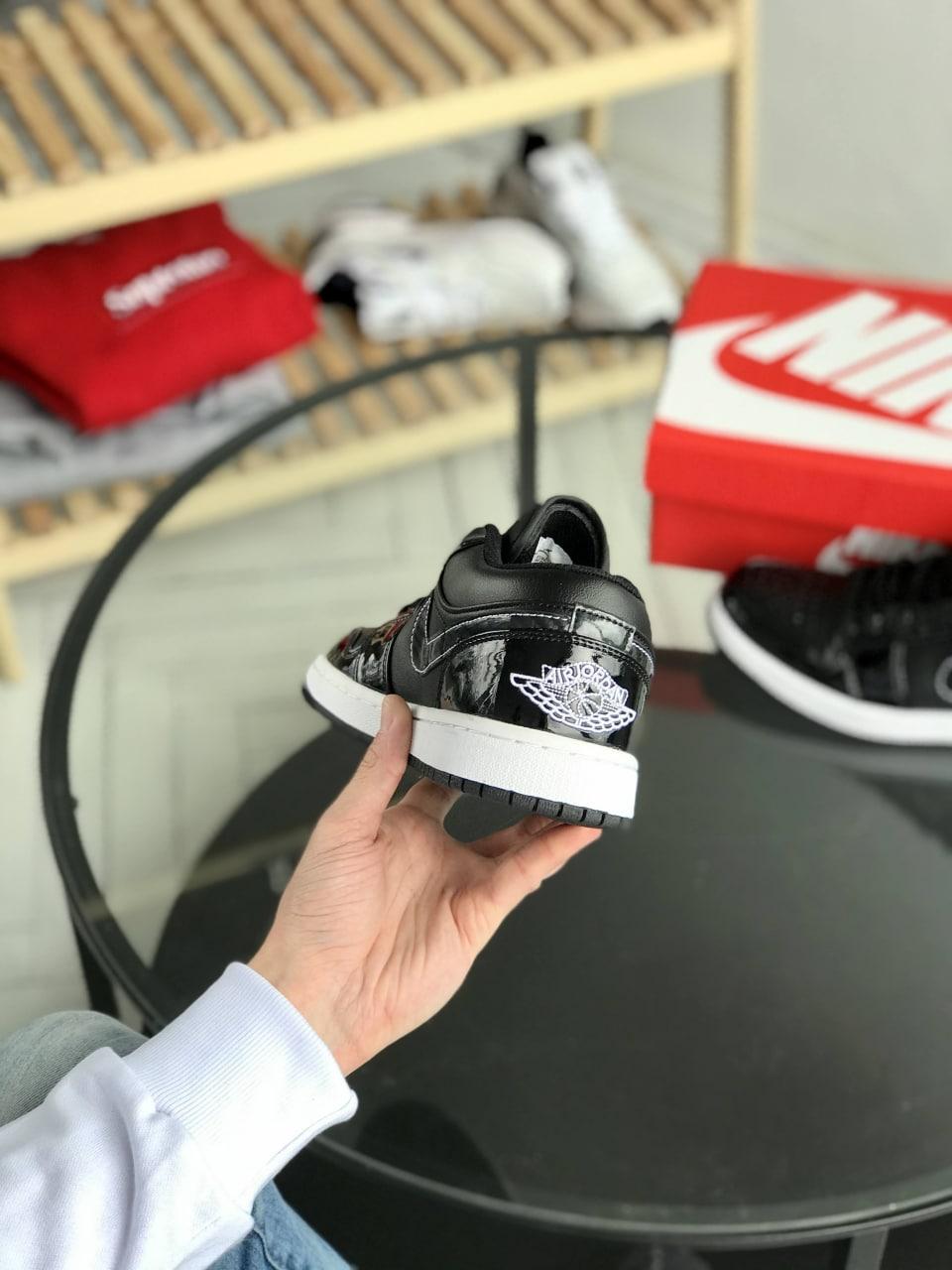 Nike Air Jordan Retro 1 Low Black White 2