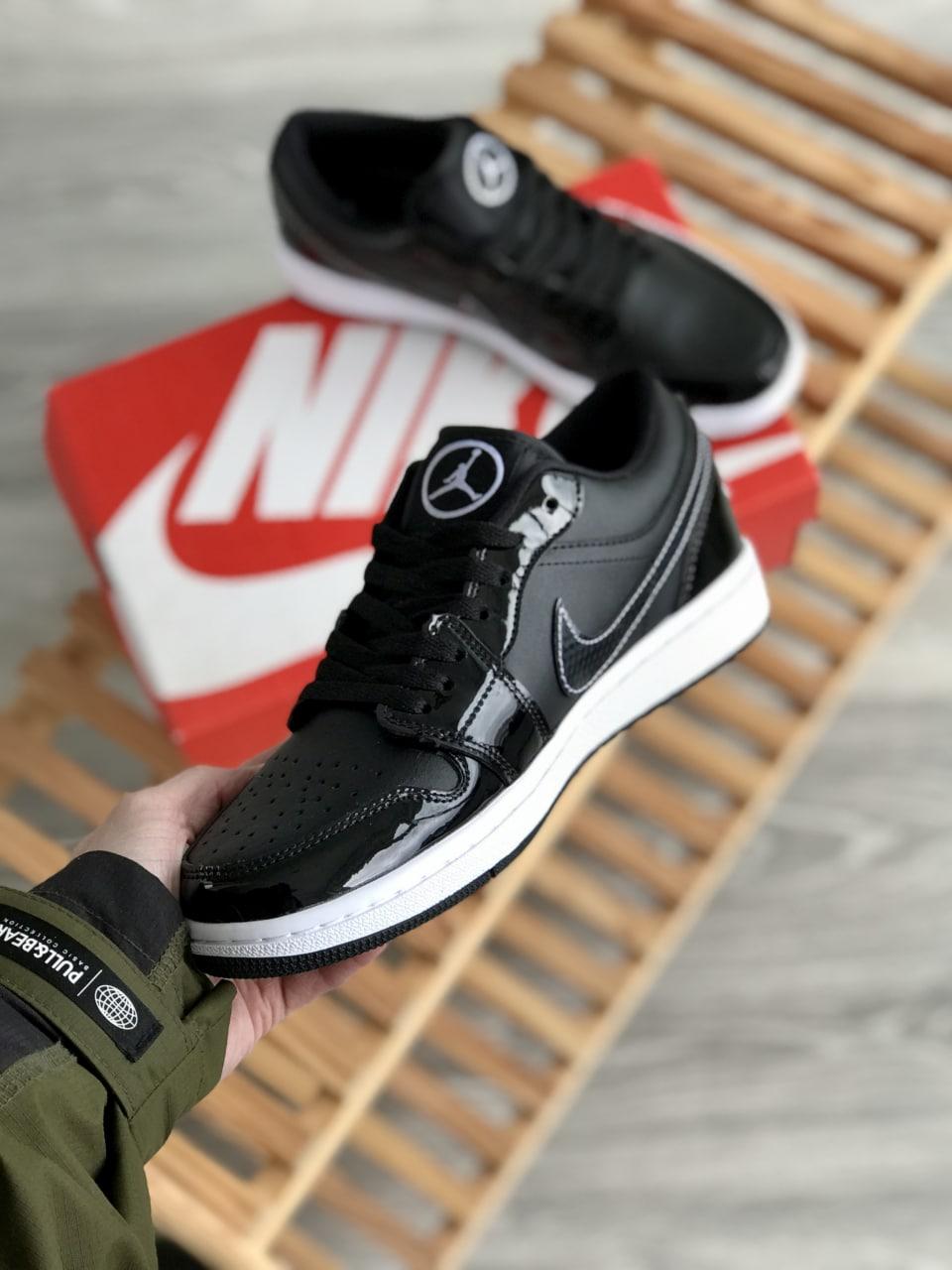 Nike Air Jordan Retro 1 Low Black White 2