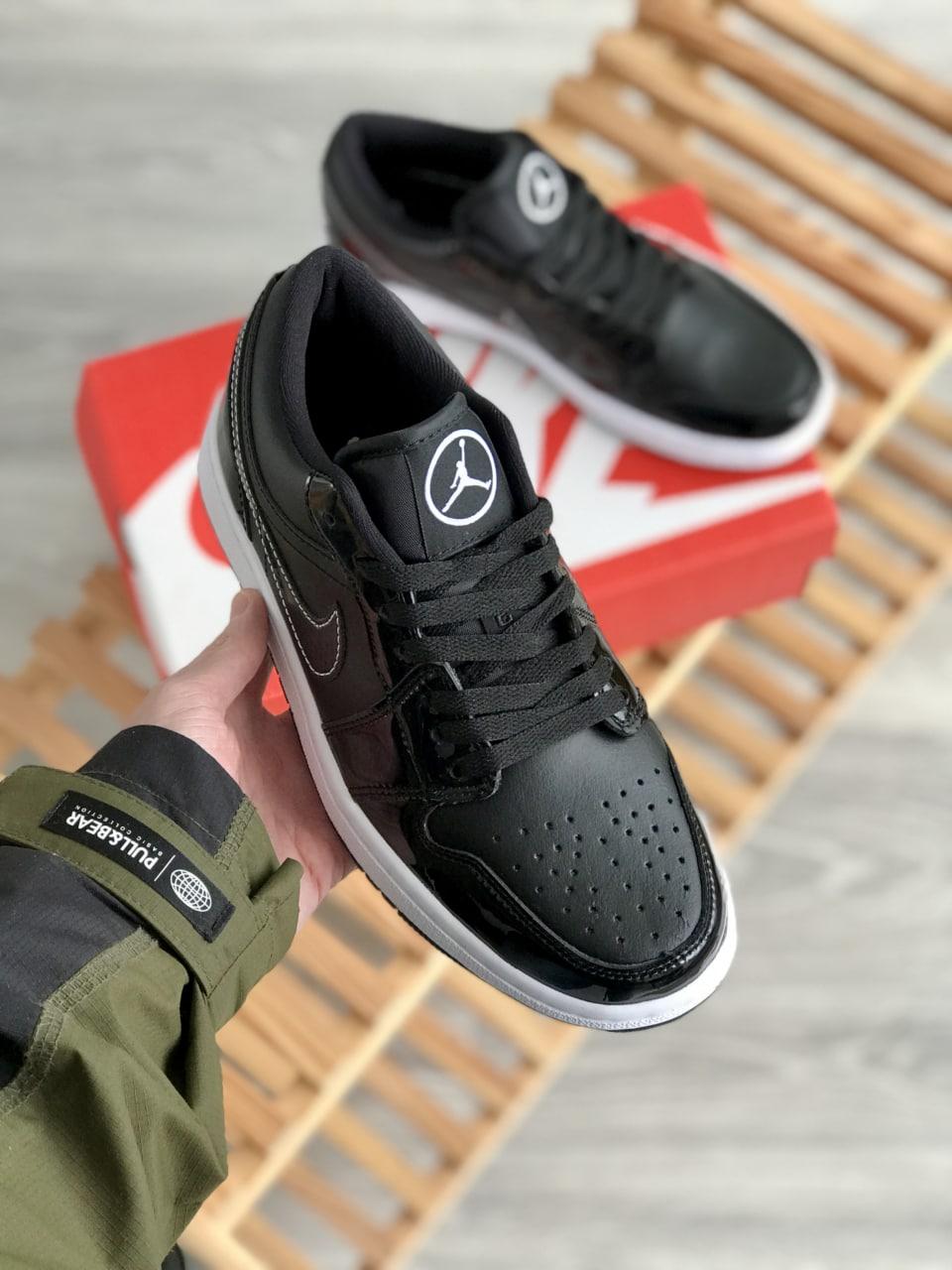 Nike Air Jordan Retro 1 Low Black White 2