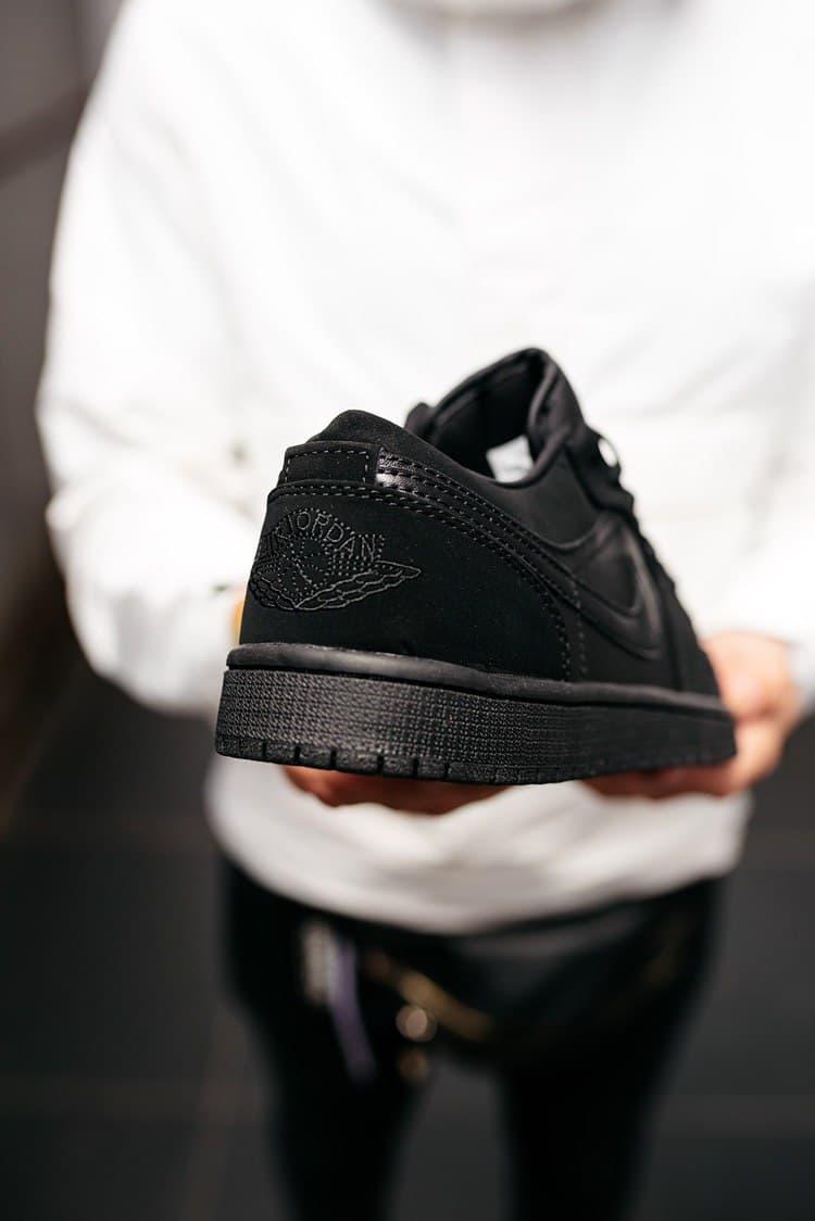Nike Air Jordan Retro 1 Low Triple Black