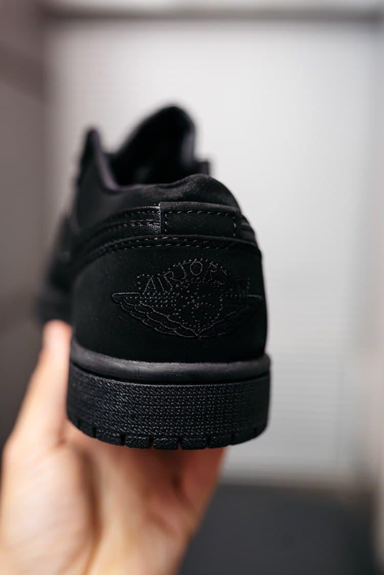 Nike Air Jordan Retro 1 Low Triple Black