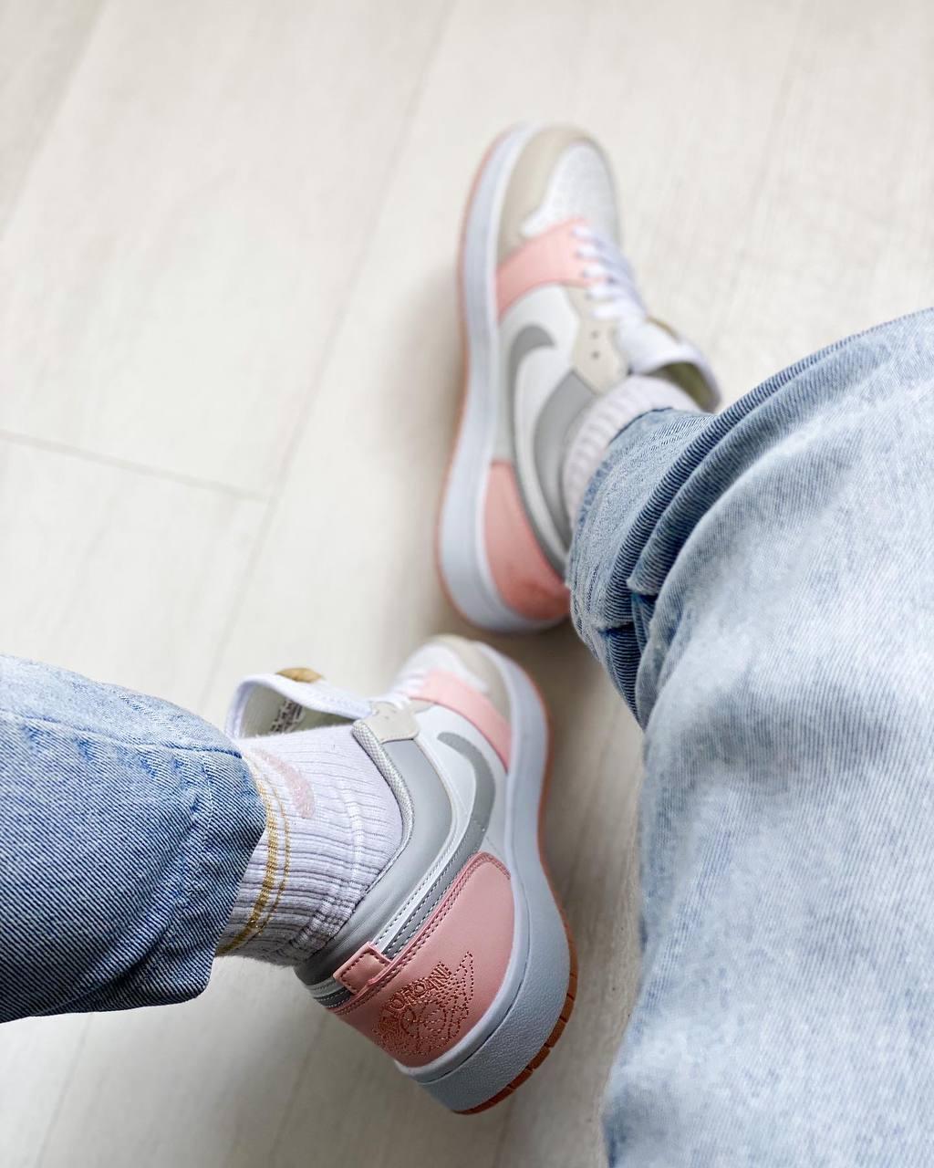 Nike Air Jordan Retro 1 Low White Red «Black Logo»