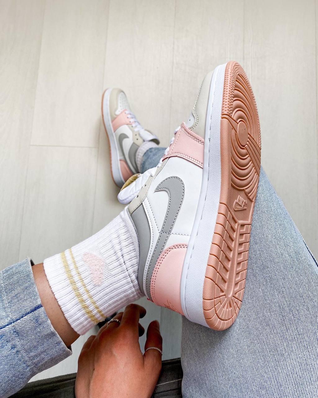 Nike Air Jordan Retro 1 Low White Red «Black Logo»